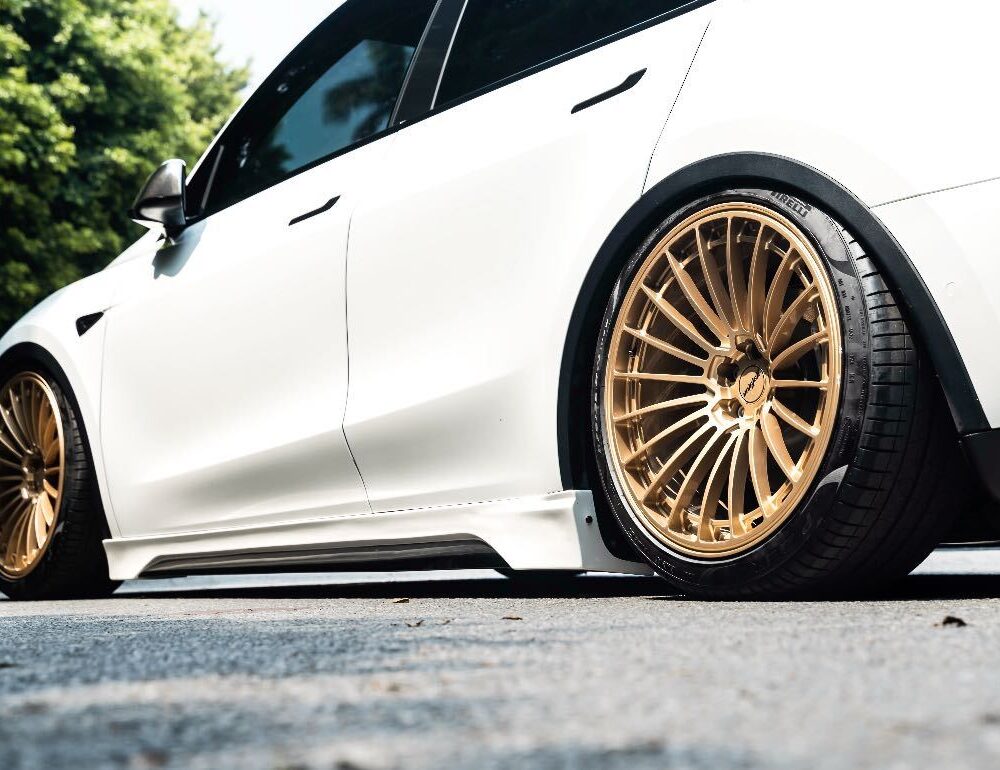 65699ebba8c467b_1170_770.jpg ★YOFER★ テスラ モデルY ボディキット ディフューザー バンパー マフラー リップ スポイラー グリル tesla modely