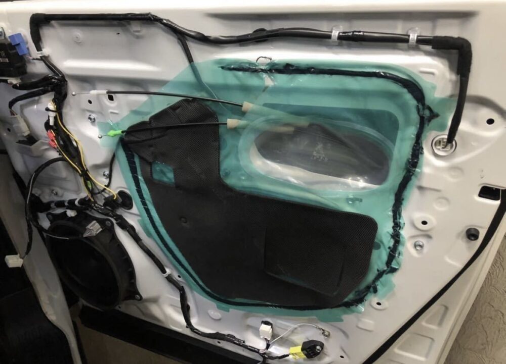 75699ebaee038bb_1170_843-1.jpg ★NEW★ クラウン 220系 イージークローザー クロージャー パネル モデリスタ TRD ドアロック セキュリティ 等お探しの方